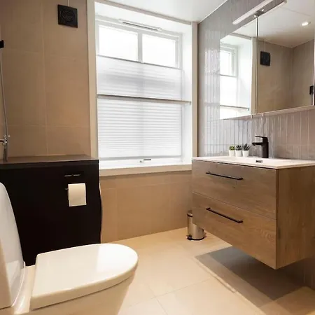 شقة New! Modern In Historic Area Of Bergen! برغن