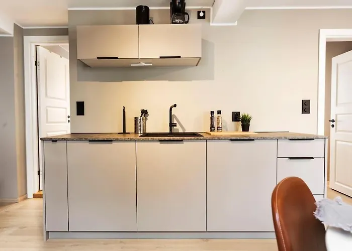 New! Modern In Historic Area Of Bergen! 아파트
